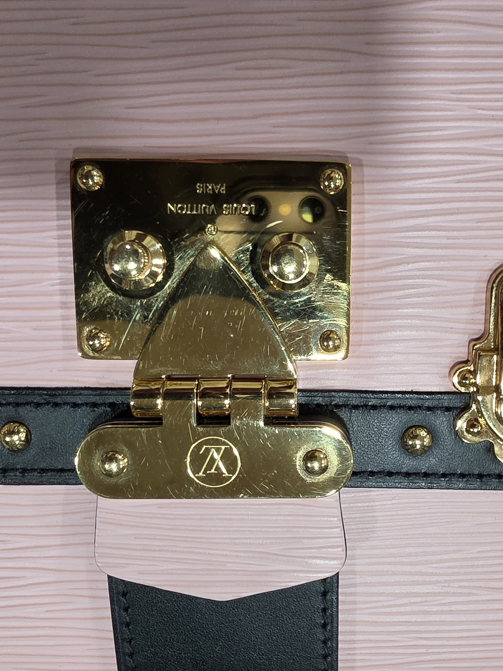 Louis Vuitton Trunk Clutch in Rose Ballerine Epi Leather W/Crossbody Strap COA - Picture 7 of 8